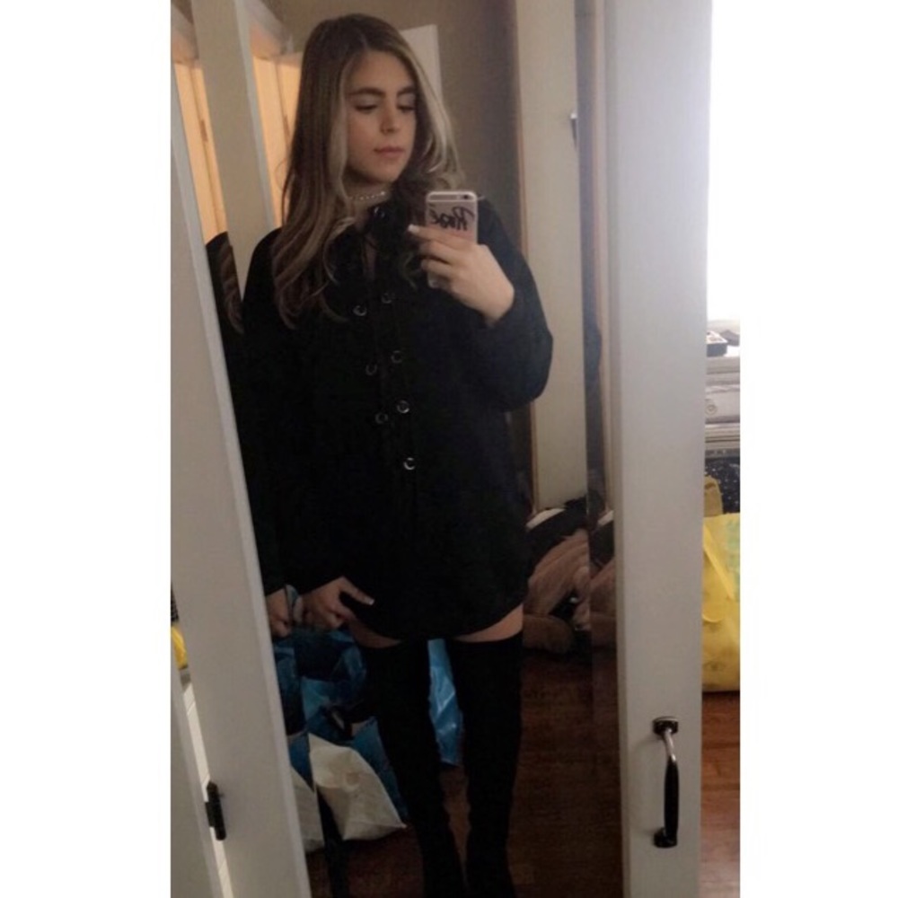 Storia- Criss Cross Tie Sweatshirt Dress